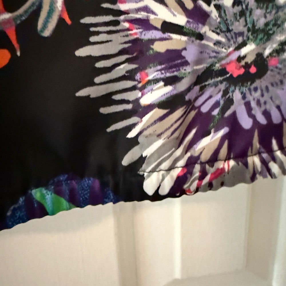 BCBGMAXAZRIA Women's Black Floral Top - Picture 7 of 7